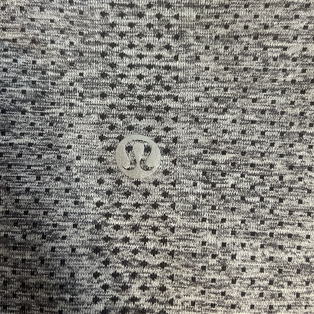 Lululemon Like-New Gray Swiftly Tech Short Sleeve - image 2